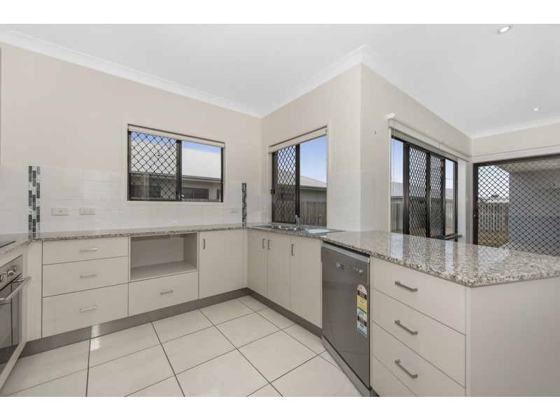 5 Yanuca Street, Burdell QLD 4818