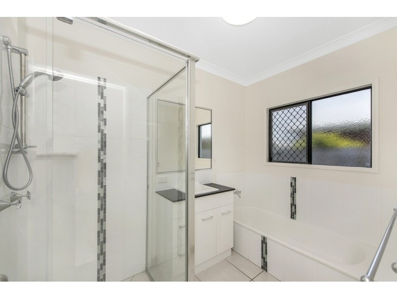 5 Yanuca Street, Burdell QLD 4818