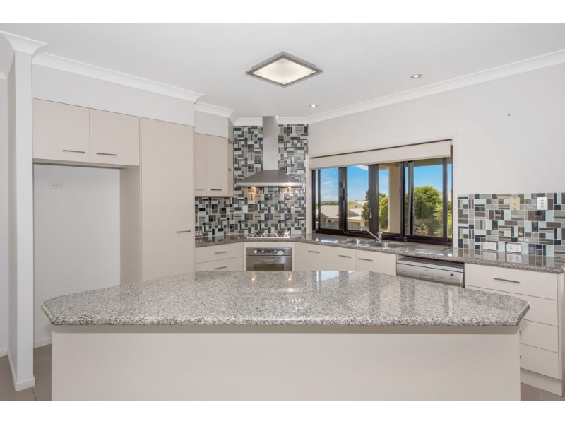 12 Cromwell Court, Mount Louisa QLD 4814
