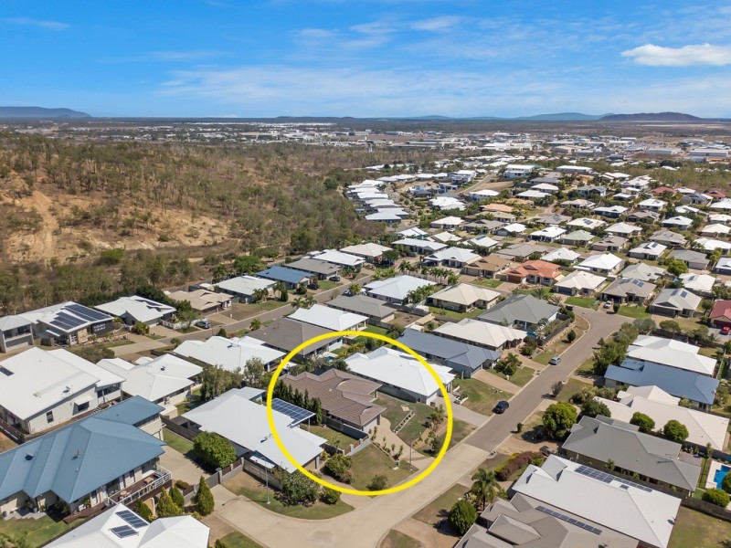 12 Cromwell Court, Mount Louisa QLD 4814