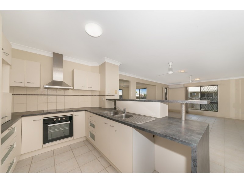 15 Fitzgerald Crescent, Kirwan QLD 4817