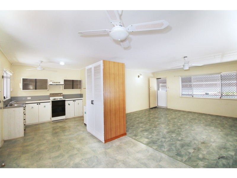 107 Albert Street, Cranbrook QLD 4814