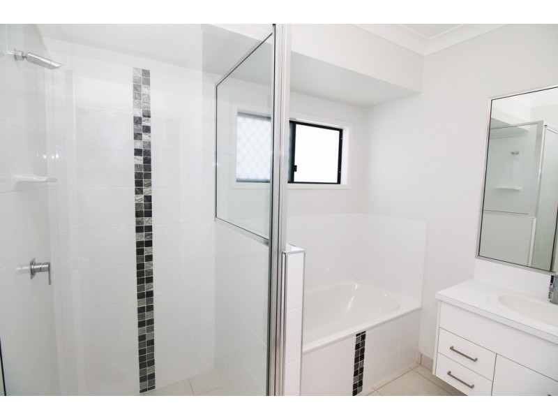 10 Tasman Circuit, Burdell QLD 4818