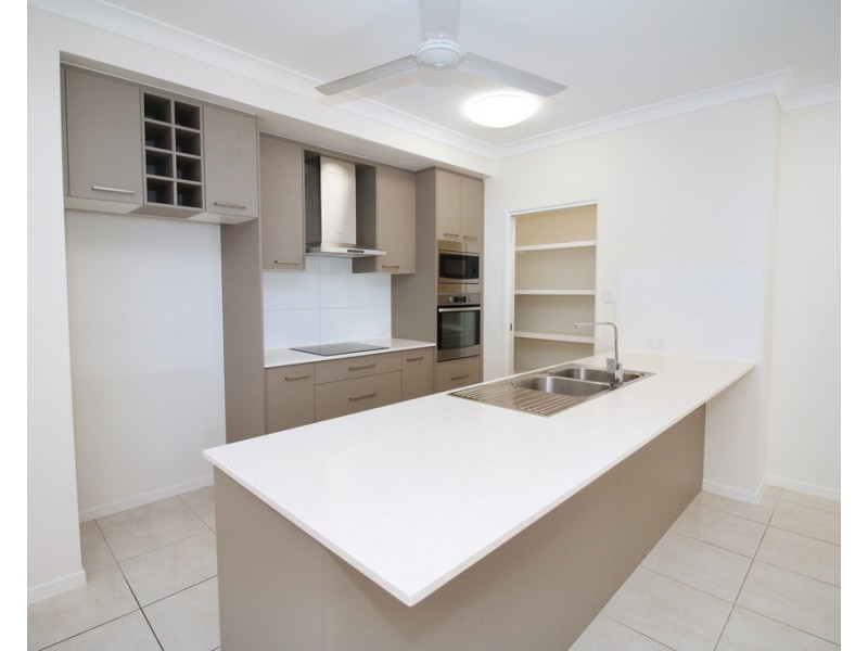 4 Zoe Crt, Mount Louisa QLD 4814