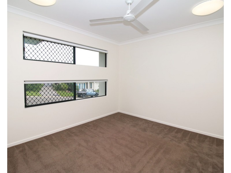 4 Zoe Crt, Mount Louisa QLD 4814