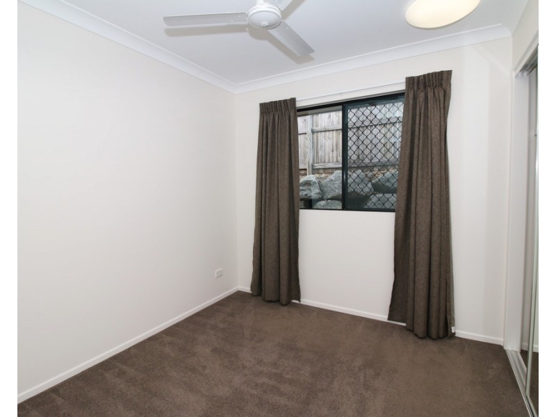 4 Zoe Crt, Mount Louisa QLD 4814