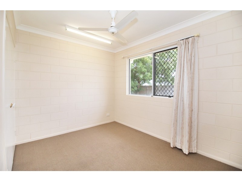 22 Amber Avenue, Rasmussen QLD 4815