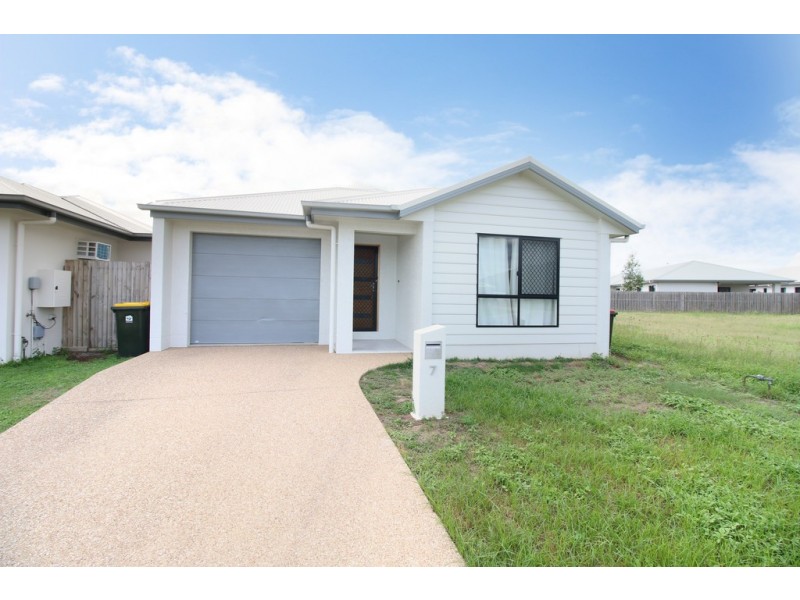 7 Lizzie St, Rasmussen QLD 4815