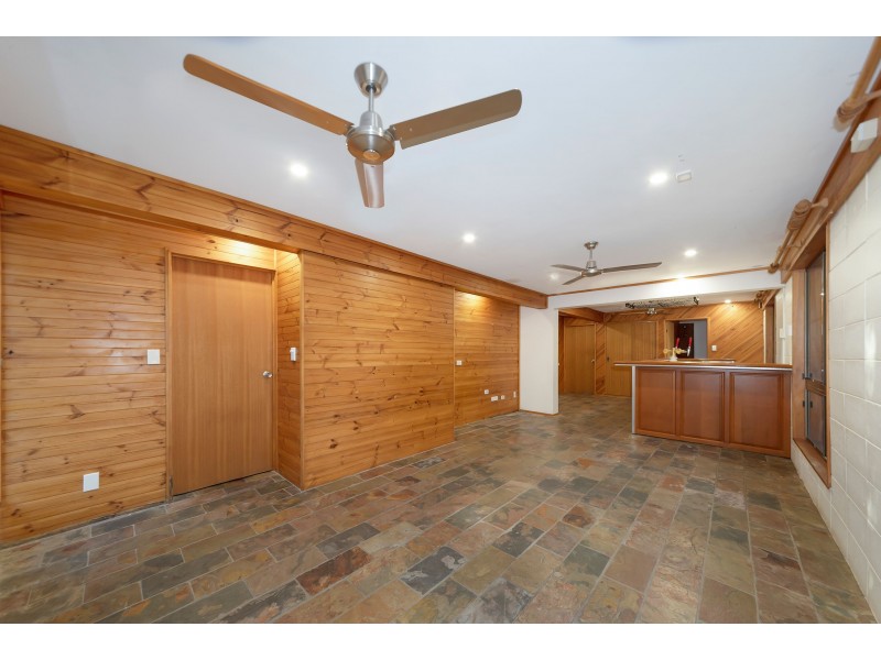 8 Adelong Drive, Cranbrook QLD 4814