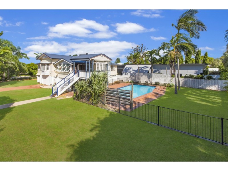 6 Purves Street, Hyde Park QLD 4812