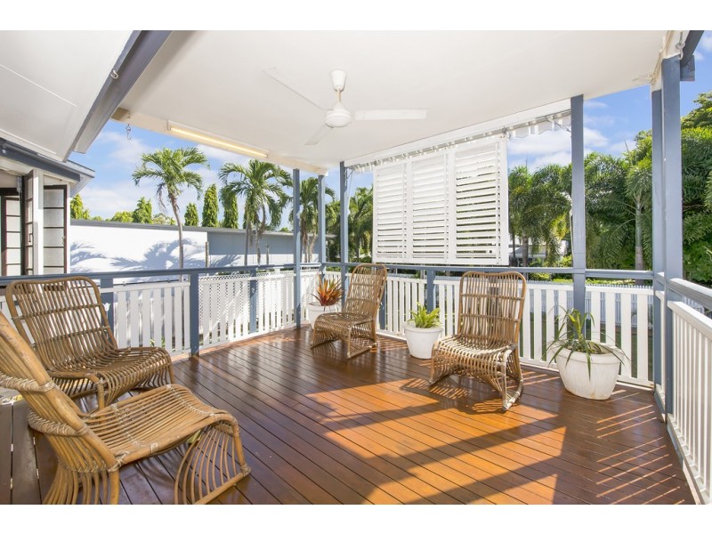 6 Purves Street, Hyde Park QLD 4812