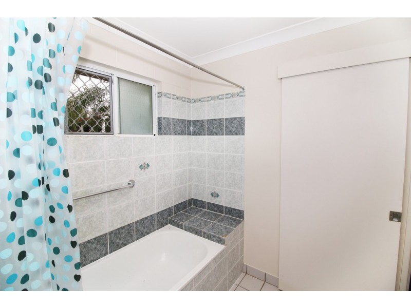 1 Cascade, Mount Louisa QLD 4814