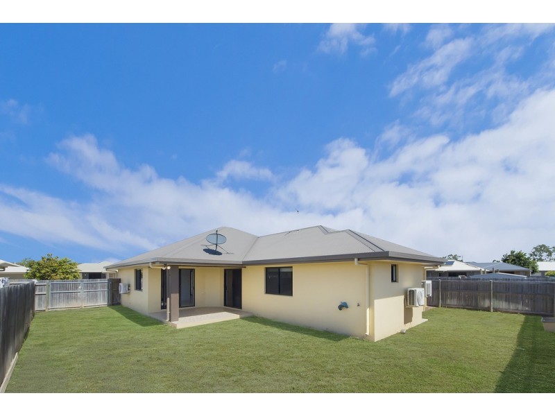 11 Wakeboard Circuit, Kelso QLD 4815