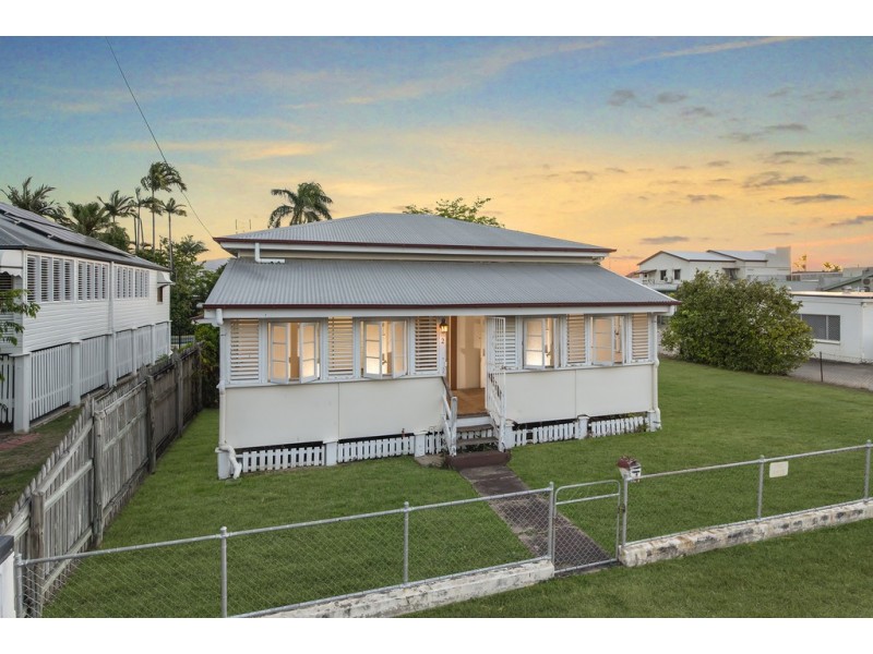 2 Armstrong Street, Hermit Park QLD 4812