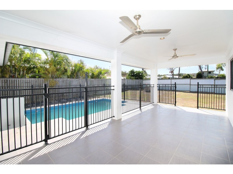 9 Dugong Court, Bushland Beach QLD 4818