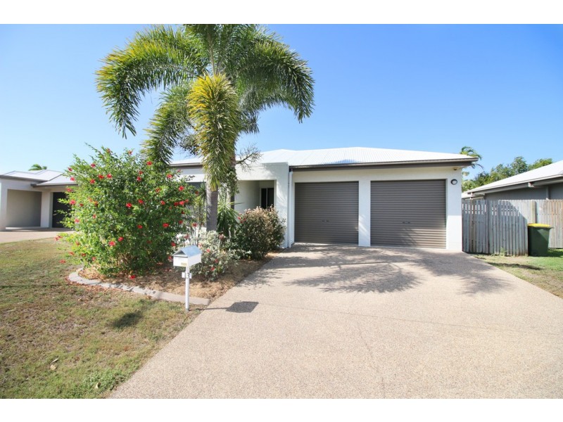 13 Derwent Circuit, Kelso QLD 4815