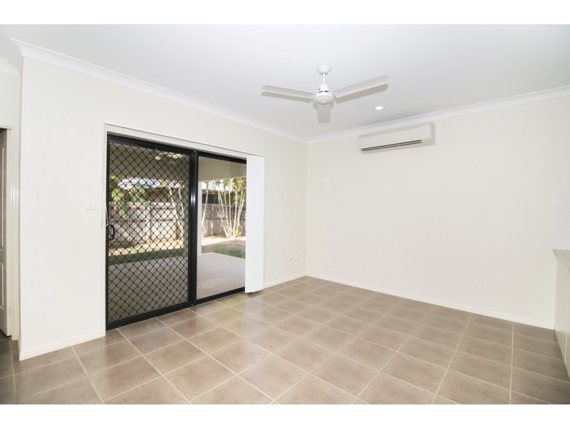 13 Derwent Circuit, Kelso QLD 4815