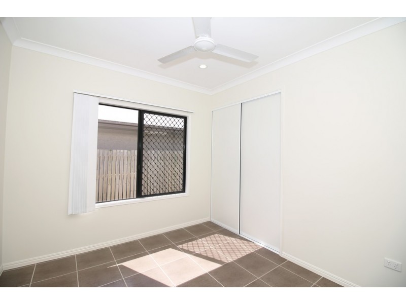 13 Derwent Circuit, Kelso QLD 4815