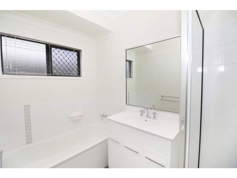 13 Derwent Circuit, Kelso QLD 4815