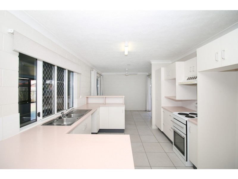 8 Rainbow Street, Condon QLD 4815