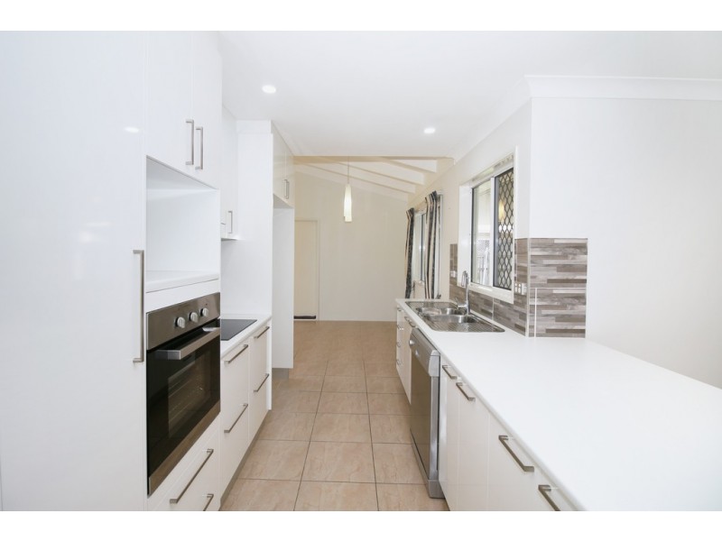 5 Sandstone Drive, Kirwan QLD 4817