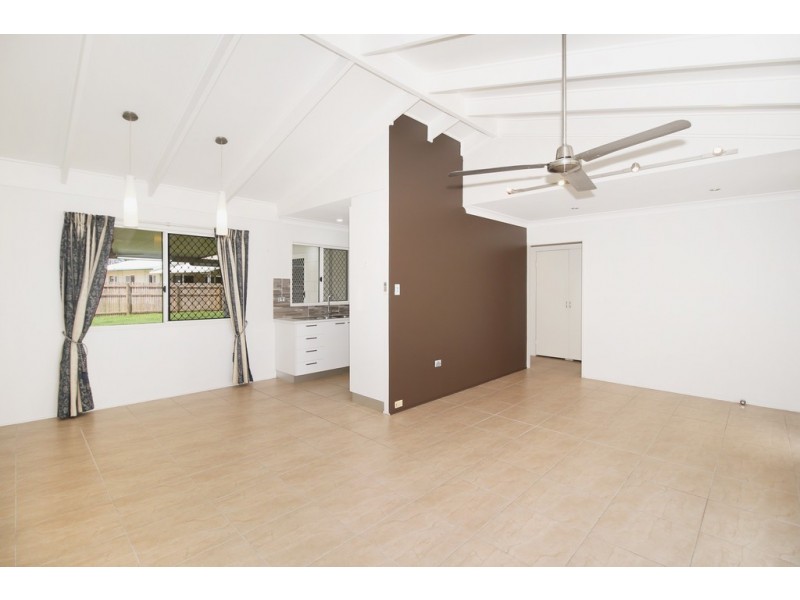 5 Sandstone Drive, Kirwan QLD 4817
