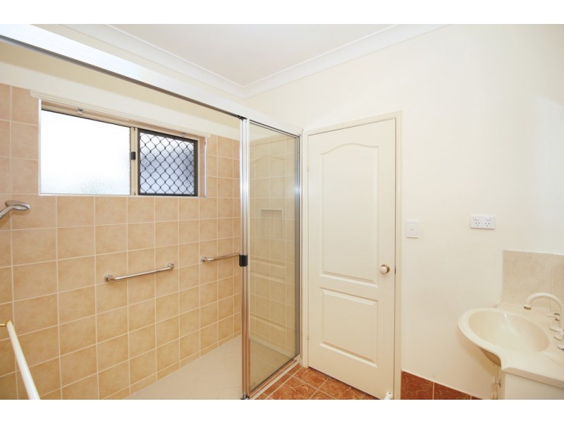 2/31 Harding Street, Mundingburra QLD 4812