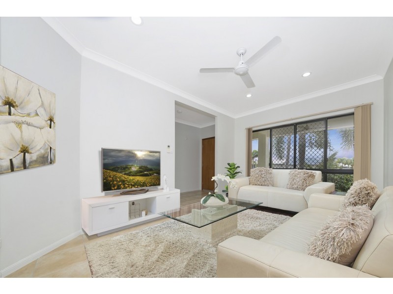 15 Franklin Drive, Mount Louisa QLD 4814