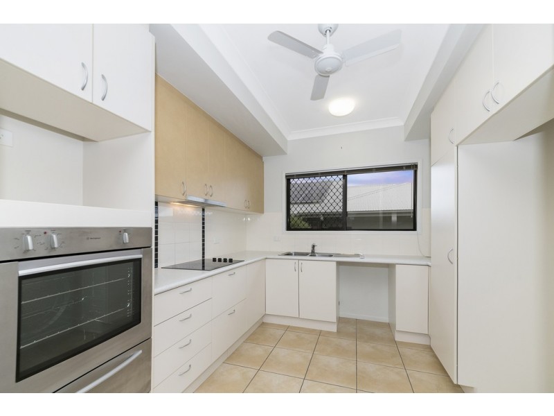 15 Franklin Drive, Mount Louisa QLD 4814