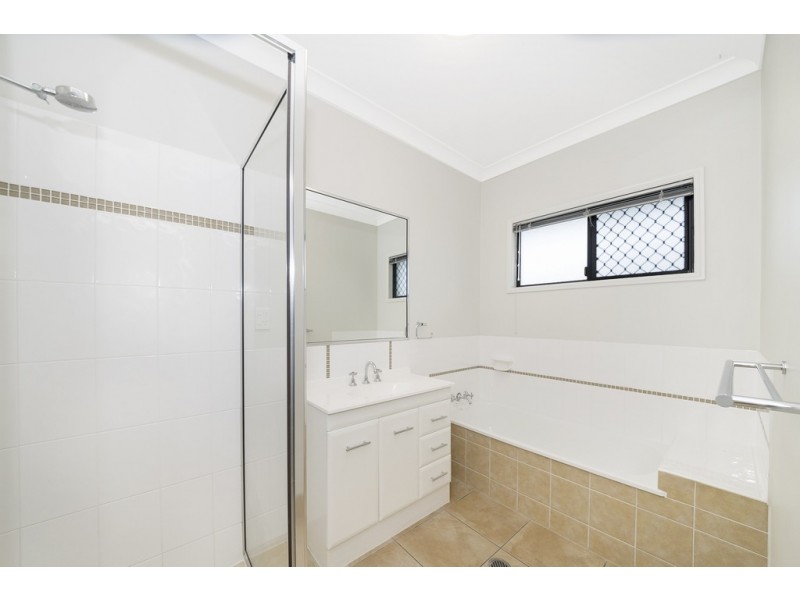 15 Franklin Drive, Mount Louisa QLD 4814