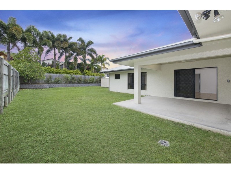 15 Franklin Drive, Mount Louisa QLD 4814