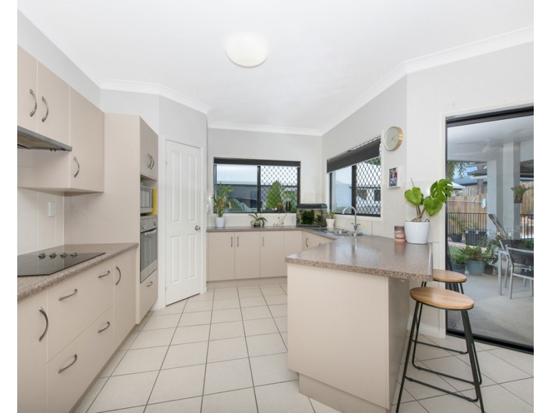 3 Bronte Court, Bushland Beach QLD 4818