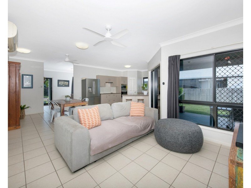 3 Bronte Court, Bushland Beach QLD 4818