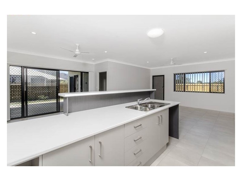 2 Sorghum, Rasmussen QLD 4815