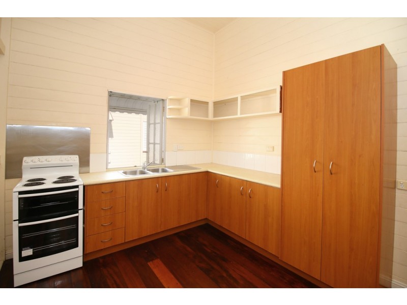 11 Park Lane, Hyde Park QLD 4812