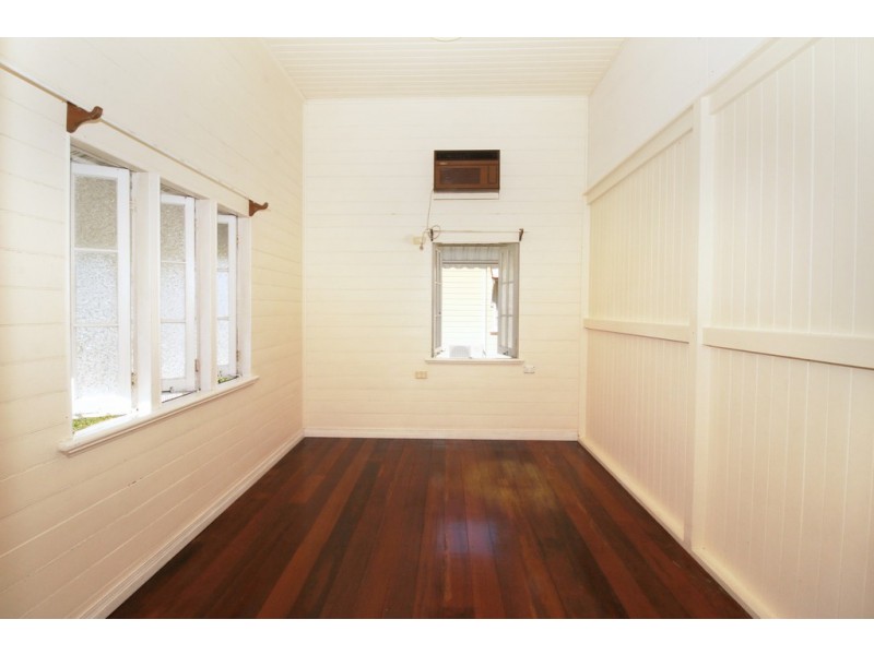 11 Park Lane, Hyde Park QLD 4812