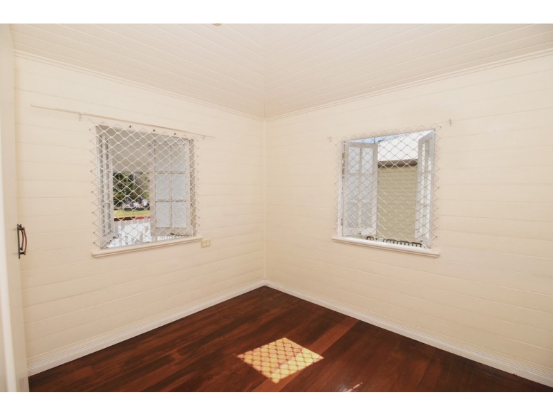 11 Park Lane, Hyde Park QLD 4812