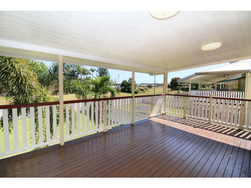 11 Park Lane, Hyde Park QLD 4812