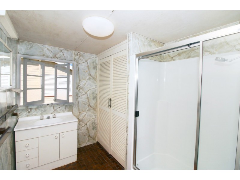 11 Park Lane, Hyde Park QLD 4812