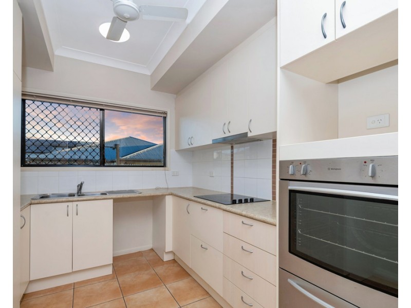 17 Franklin Drive, Mount Louisa QLD 4814