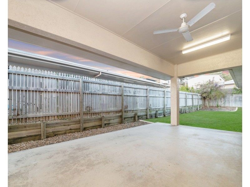 17 Franklin Drive, Mount Louisa QLD 4814