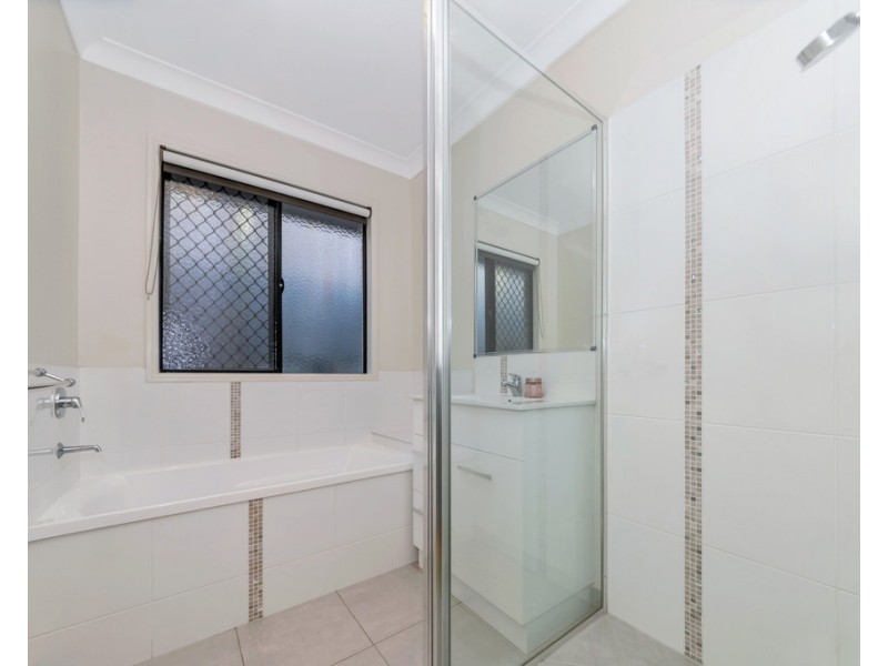 20 Yanooa Court, Bushland Beach QLD 4818