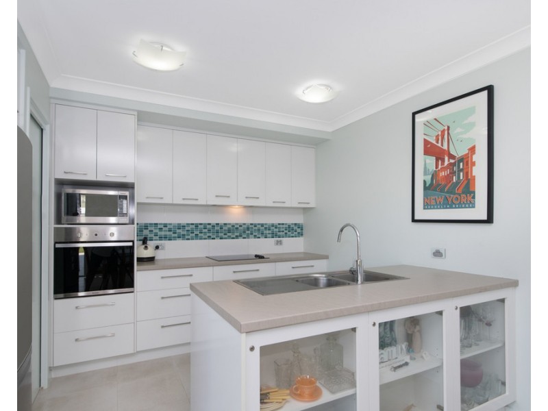 24 Heather Avenue, Rasmussen QLD 4815