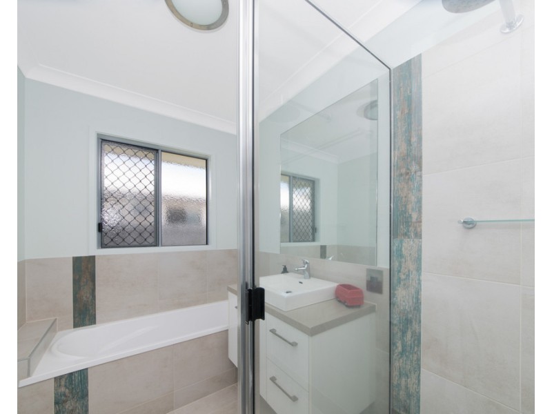 24 Heather Avenue, Rasmussen QLD 4815