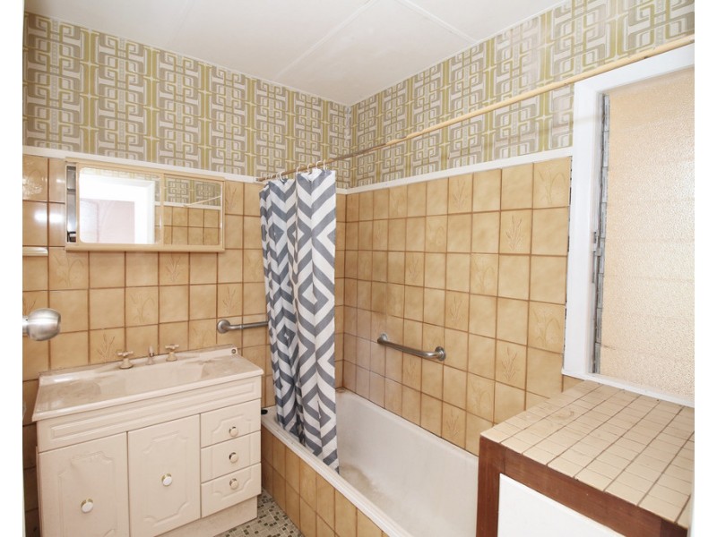 28 Glasgow Avenue, Mount Louisa QLD 4814