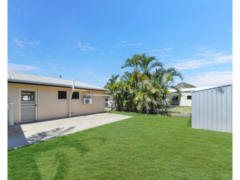 1/8 Violet Crescent, Rasmussen QLD 4815