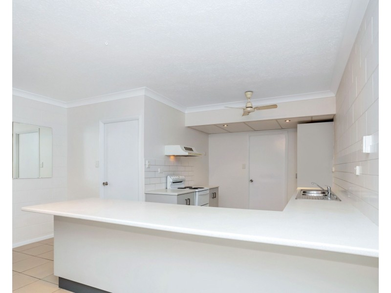 7/12 Old Common Road, Belgian Gardens QLD 4810