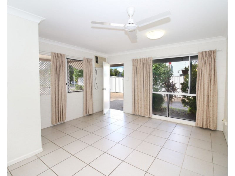 1/15 Carmody Street, Hermit Park QLD 4812