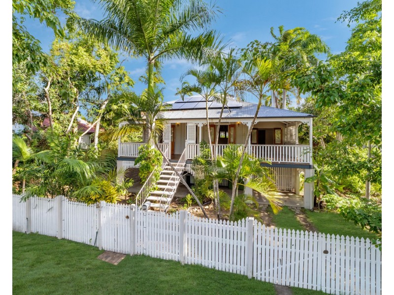 15 Clayton Street, Hermit Park QLD 4812