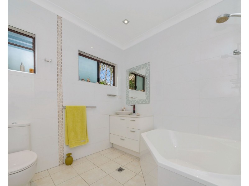 3 Adelong Drive, Cranbrook QLD 4814